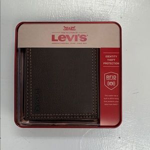 *NEW* Levi’s Mens Slim Fold Wallet